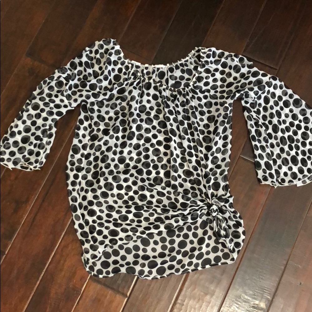 Black and white chiffon blouse ๐๐ - Picture 1 of 5